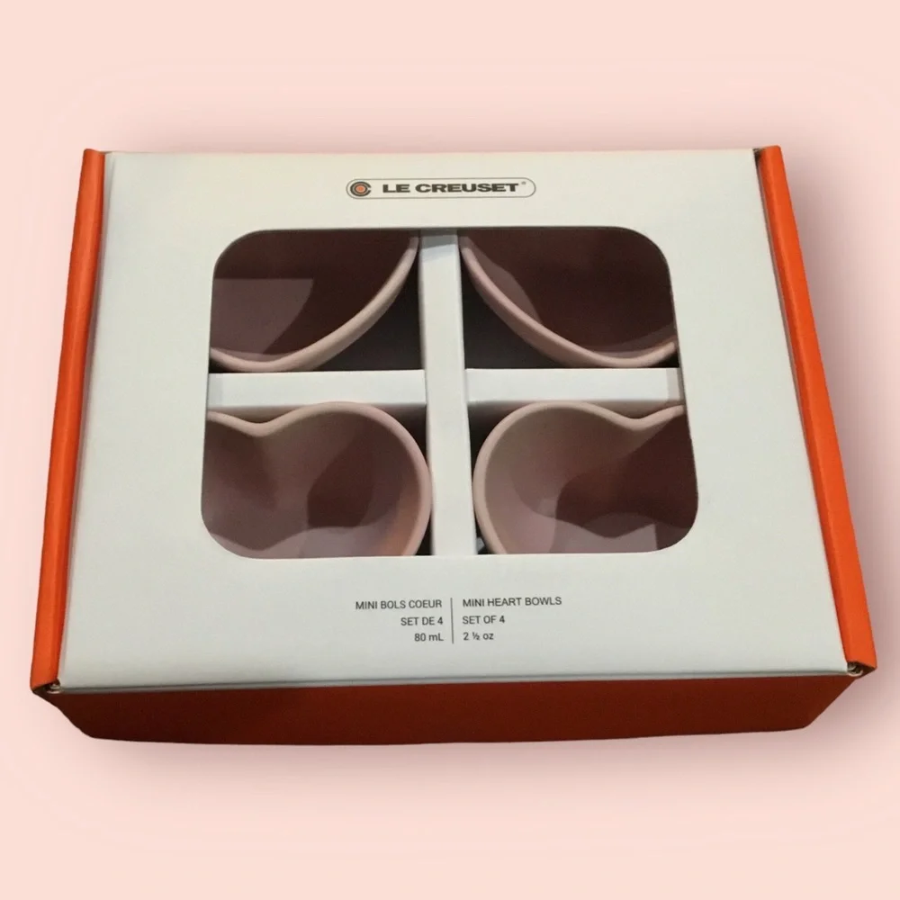 Le Creuset Stoneware Mini Heart Bowls Set of 4 (Sugar Pink) - Picture 4 of 4